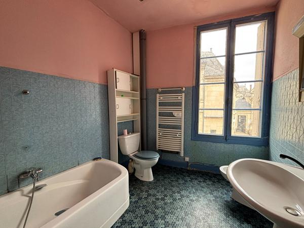 Maison de caractere au Lude 6 Pieces.