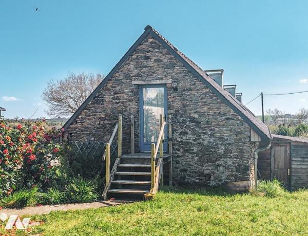 2374 - PROPRIETE D'EXCEPTION AVEC MAISON, GITES ET CHAMBRES D'HOTES