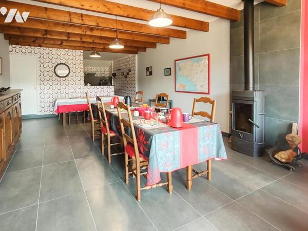 2374 - PROPRIETE D'EXCEPTION AVEC MAISON, GITES ET CHAMBRES D'HOTES