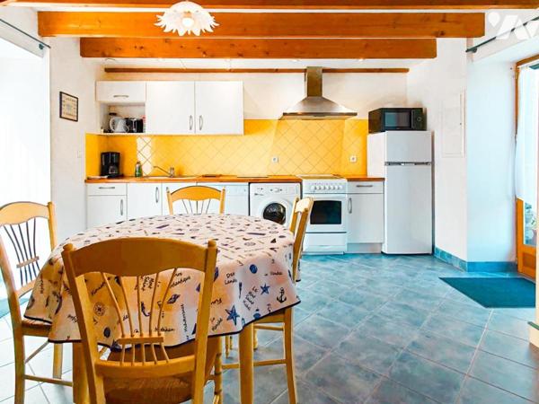 2374 - PROPRIETE D'EXCEPTION AVEC MAISON, GITES ET CHAMBRES D'HOTES