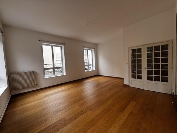 Appartement
                                                                                                                                                                                                                                                                                                                        3 pièce(s)                                                                                                                                                                                                          2 chambre(s)                                                                                                                                                                                                          77.94  m²