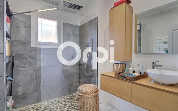 Maison à vendre    3 pièces • 82 m2 Marseille 11