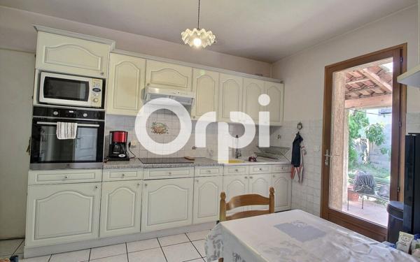 Maison à vendre    3 pièces • 82 m2 Marseille 11