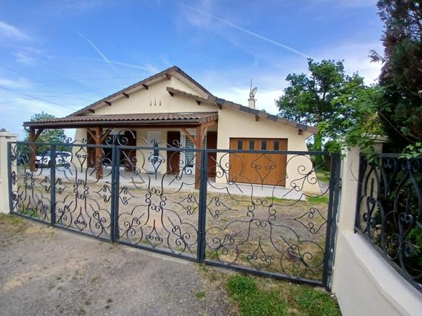 Charmante maison style Basque au cœur de la campagne charentaise proche commodité