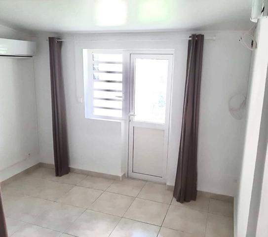 BAIE-MAHAULT Plain-pied T2.40m2