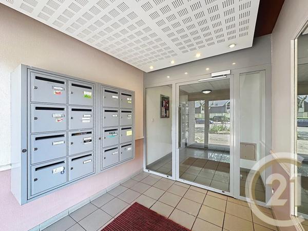 Appartement F3 à vendre  3 pièces - 61,87 m 2   LE PETIT QUEVILLY  - 76