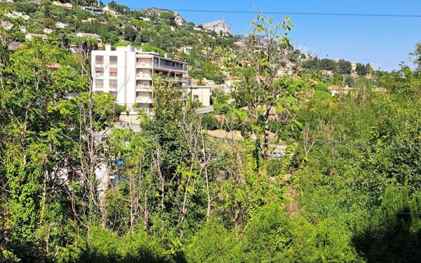 Appartement à vendre    3 pièces • 90,69 m2 Vence