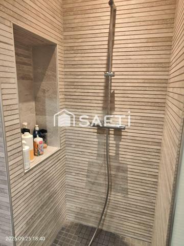 PROCHE A36 ET COMMERCES - GRANDE MAISON CONTEMPORAINE