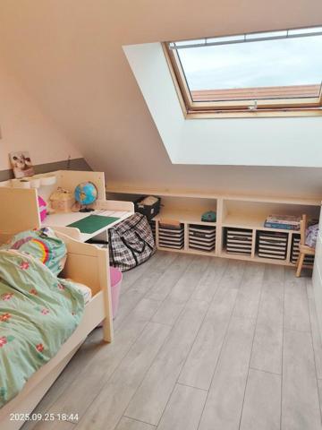 PROCHE A36 ET COMMERCES - GRANDE MAISON CONTEMPORAINE