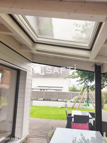 PROCHE A36 ET COMMERCES - GRANDE MAISON CONTEMPORAINE