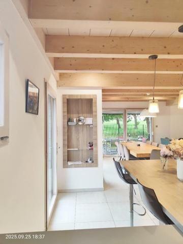 PROCHE A36 ET COMMERCES - GRANDE MAISON CONTEMPORAINE