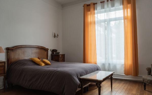 Maison à vendre    7 pièces • 220 m2 Saint-Quentin