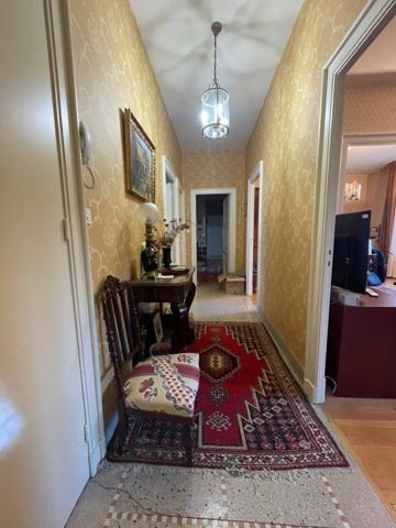 T5 avec garage, balcon, chambre de bonne...