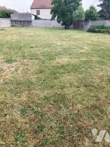 GRAND PARIS : Un terrain à bâtir situé sur la commune de NOISY-LE-GRAND (93160), 48 Bis rue des...