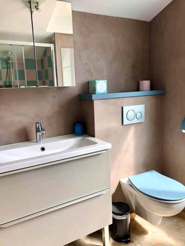 Villa avec piscine et garage T5 ST AYGULF