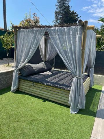 Villa avec piscine et garage T5 ST AYGULF