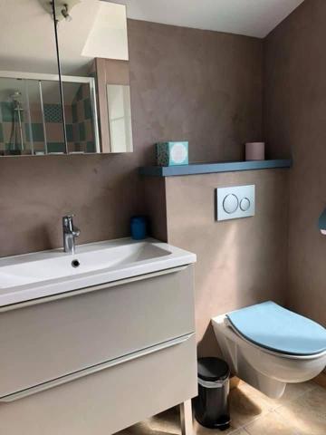 Villa avec piscine et garage T5 ST AYGULF