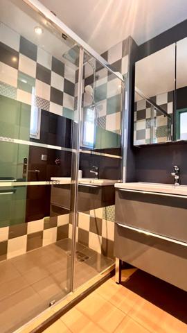 Villa avec piscine et garage T5 ST AYGULF