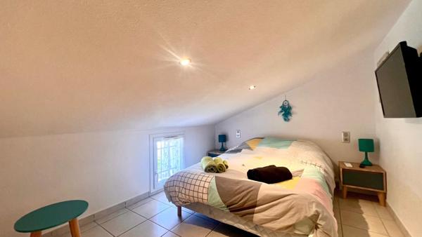 Villa avec piscine et garage T5 ST AYGULF