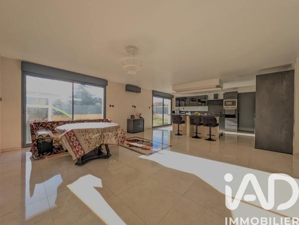 Maison à vendre 7 pièces 185 m² Les Mureaux