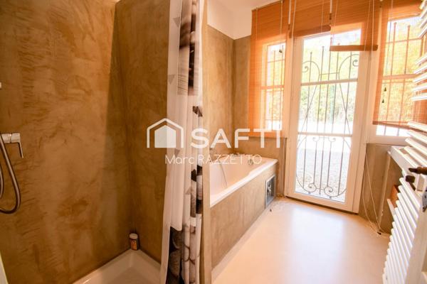 Belle propriété de 340m2 sur 15600m2 de terrain avec piscine