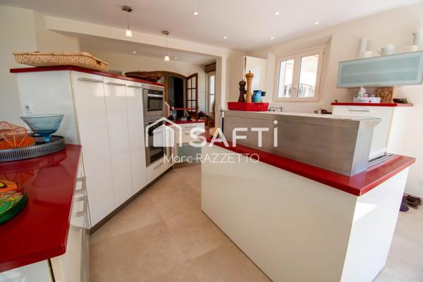 Belle propriété de 340m2 sur 15600m2 de terrain avec piscine