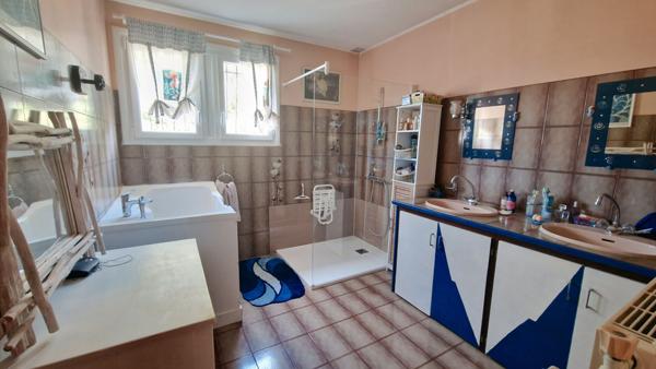 Maison avec grand garage Talmont Saint Hilaire