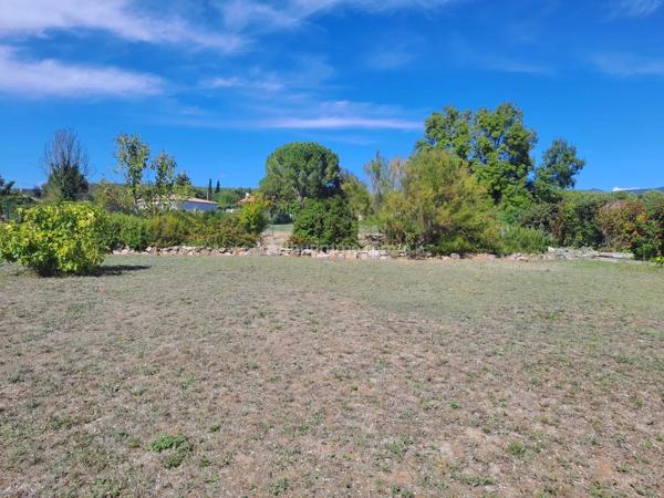 Vente Terrain 702 m2 à Salernes