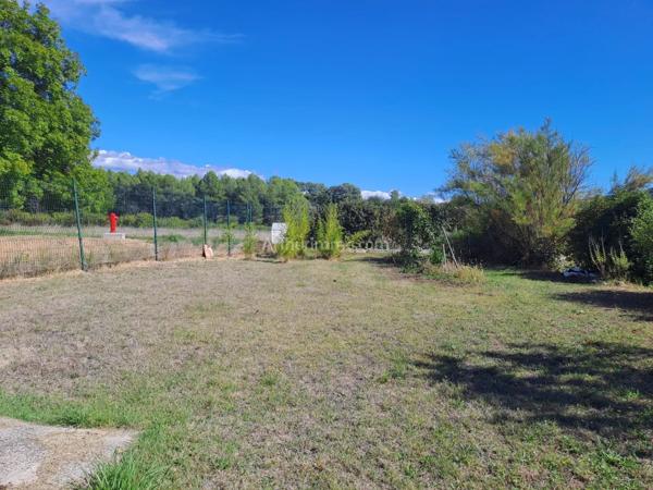 Vente Terrain 702 m2 à Salernes