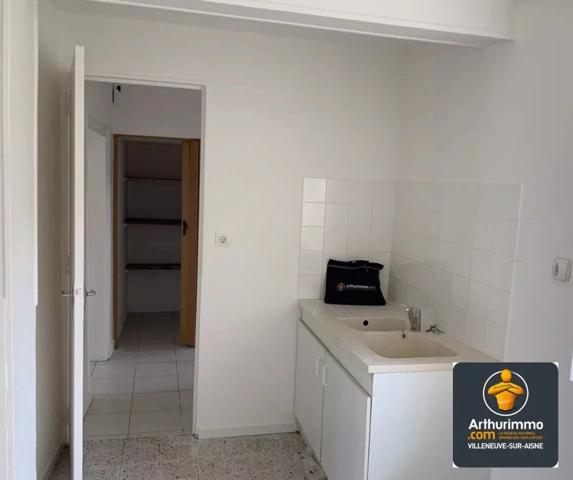 Vente Immeuble 6 pièces 108 m2 à Marchais