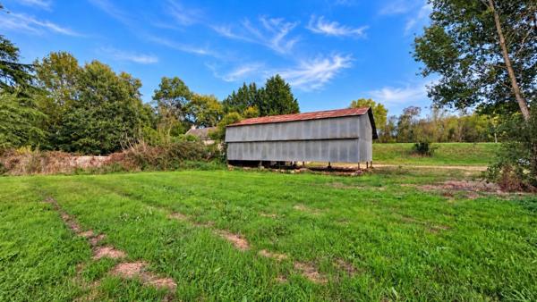 HANGAR  + GRANGE