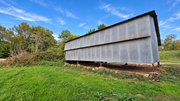 HANGAR  + GRANGE