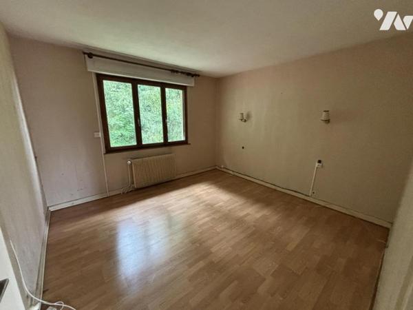 Maison 4 pièces (environ 100 m² habitables) située dans un secteur résidentiel calme et prisé