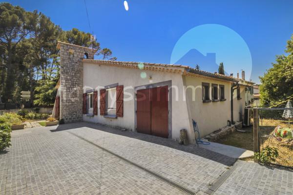 Maison
                                                                                                                                                                                                                                                                                                                        4 pièce(s)                                                                                                                                                                                                          3 chambre(s)                                                                                                                                                                                                          106  m²
