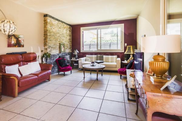 Maison
                                                                                                                                                                                                                                                                                                                        4 pièce(s)                                                                                                                                                                                                          3 chambre(s)                                                                                                                                                                                                          106  m²