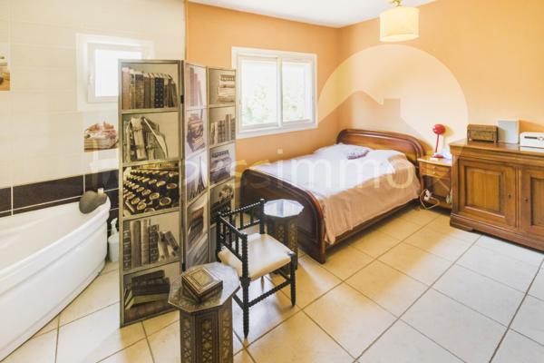 Maison
                                                                                                                                                                                                                                                                                                                        4 pièce(s)                                                                                                                                                                                                          3 chambre(s)                                                                                                                                                                                                          106  m²