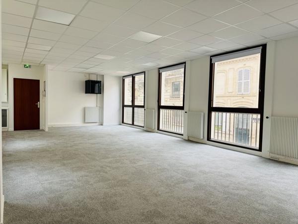 Bureaux à louer à PARIS 75016