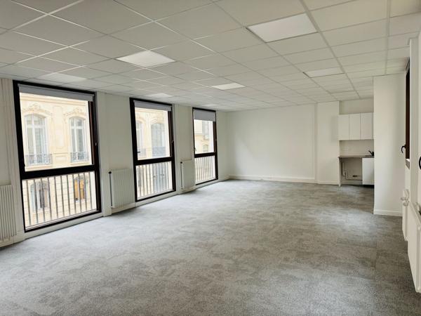 Bureaux à louer à PARIS 75016
