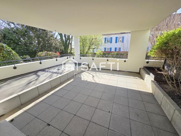 F3 avec terrasse, résidence haut-de-gamme de 2007