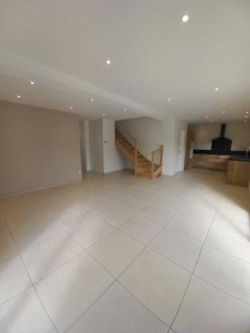 Maison avec jardin - F4 - Proche gare de Montbrison