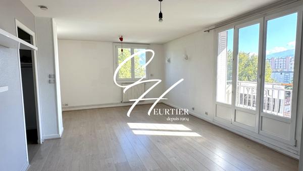Grenoble - T3 de 64m² - Vue dégagée montagnes