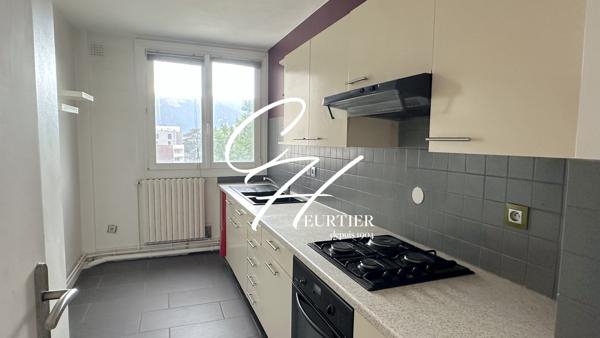 Grenoble - T3 de 64m² - Vue dégagée montagnes
