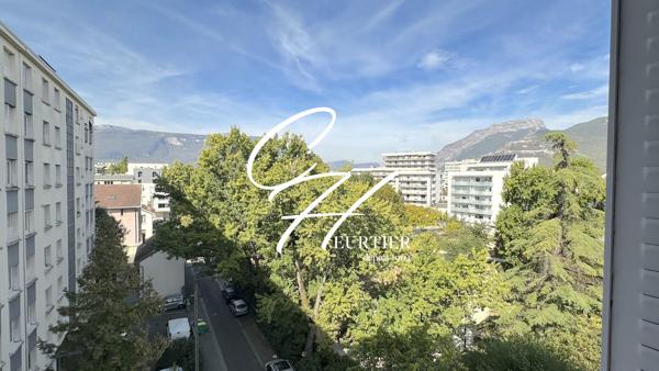 Grenoble - T3 de 64m² - Vue dégagée montagnes