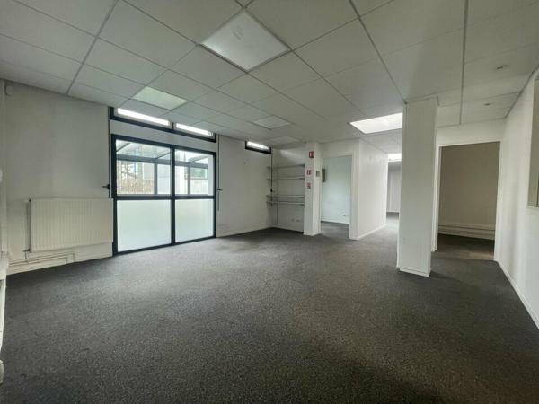 IMMEUBLE DE BUREAUX 750 M2 + 18 PLACES DE PARKINGS