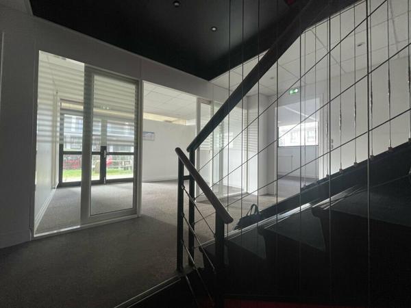 IMMEUBLE DE BUREAUX 750 M2 + 18 PLACES DE PARKINGS