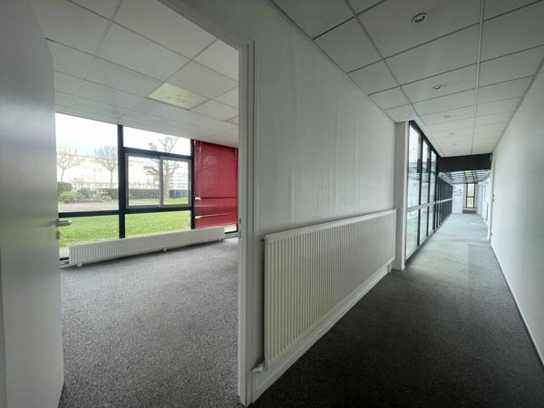 IMMEUBLE DE BUREAUX 750 M2 + 18 PLACES DE PARKINGS