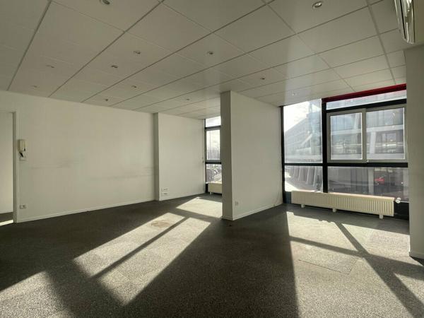 IMMEUBLE DE BUREAUX 750 M2 + 18 PLACES DE PARKINGS