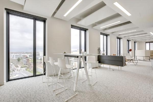 Bureaux neufs et très lumineux - Nombreux services de qualité - RER A au pied de l'immeuble - Green Office