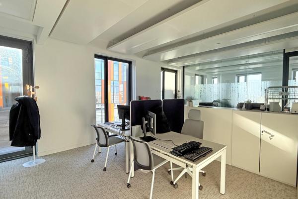 Bureaux neufs et très lumineux - Nombreux services de qualité - RER A au pied de l'immeuble - Green Office
