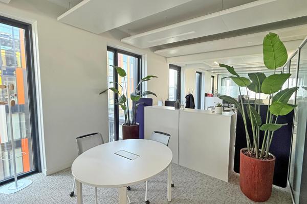 Bureaux neufs et très lumineux - Nombreux services de qualité - RER A au pied de l'immeuble - Green Office